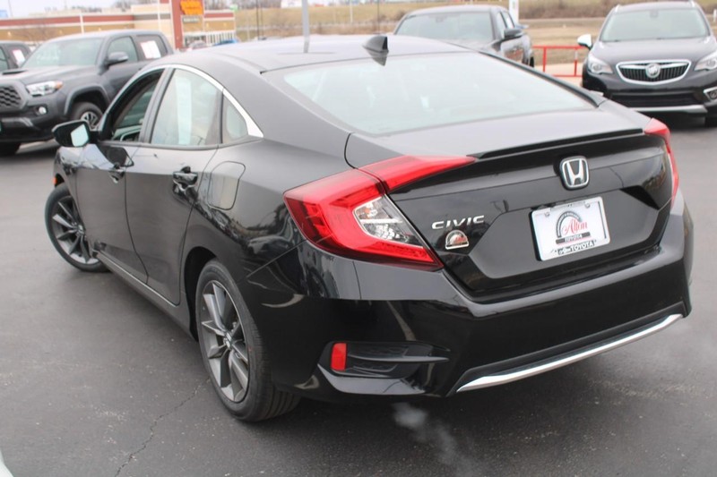 Honda Civic Sedan Vehicle Full-screen Gallery Image 10