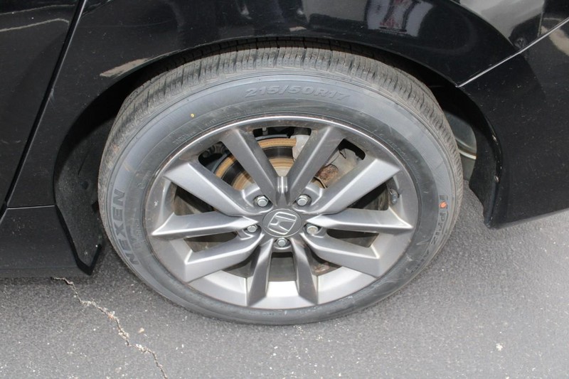 Honda Civic Sedan Vehicle Full-screen Gallery Image 12