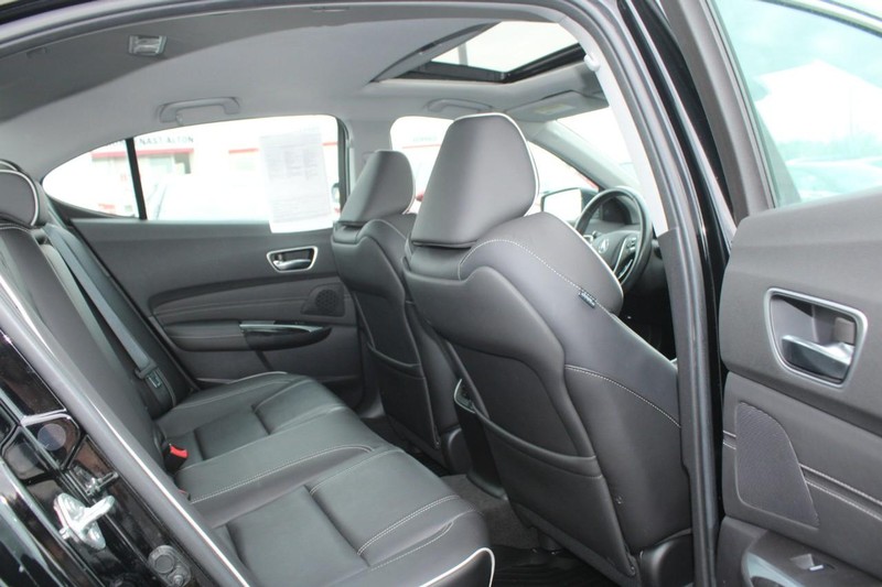 Acura TLX Vehicle Full-screen Gallery Image 09