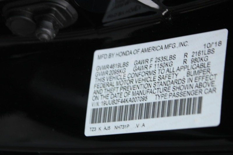 Acura TLX Vehicle Full-screen Gallery Image 16