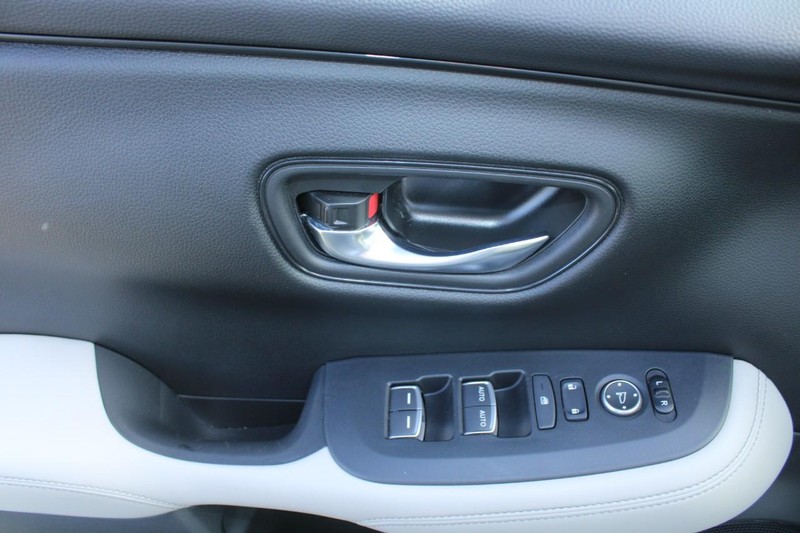 Honda HR-V Vehicle Full-screen Gallery Image 14