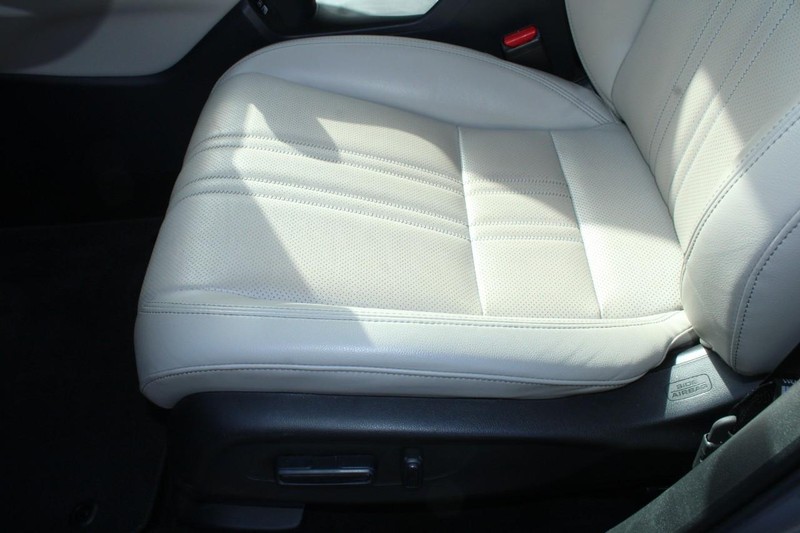 Honda HR-V Vehicle Full-screen Gallery Image 15