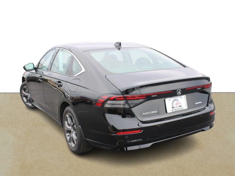 Honda Accord Hybrid Vehicle Full-screen Gallery Image 05