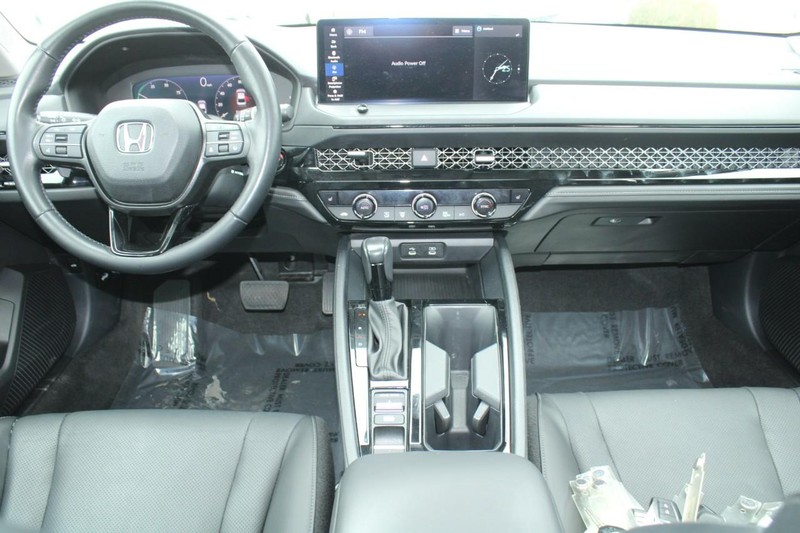 Honda Accord Hybrid Vehicle Full-screen Gallery Image 10