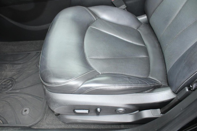 Buick Envision Vehicle Full-screen Gallery Image 15