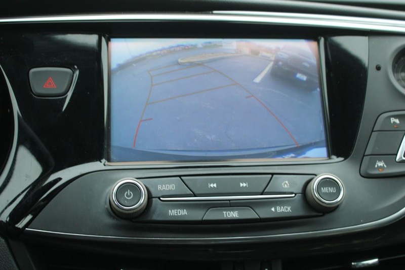 Buick Envision Vehicle Full-screen Gallery Image 19