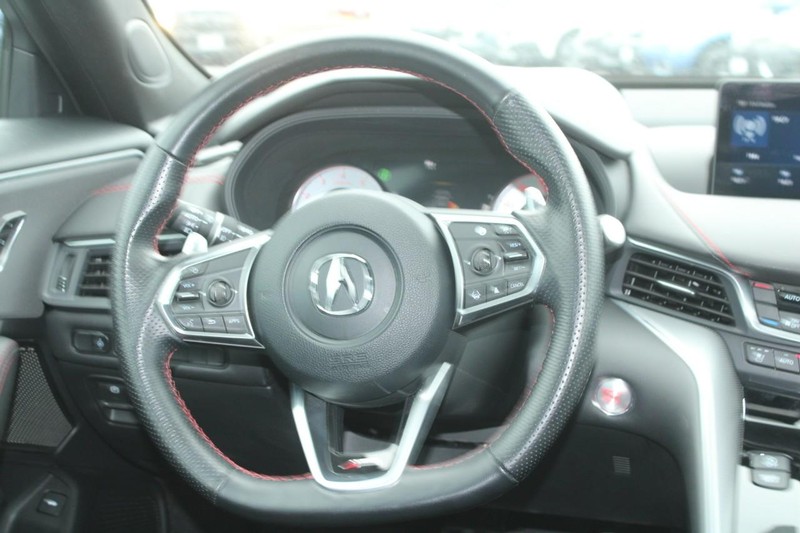 Acura TLX Vehicle Full-screen Gallery Image 11