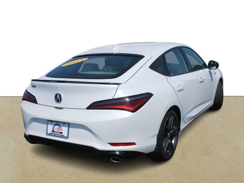 Acura Integra Vehicle Full-screen Gallery Image 03