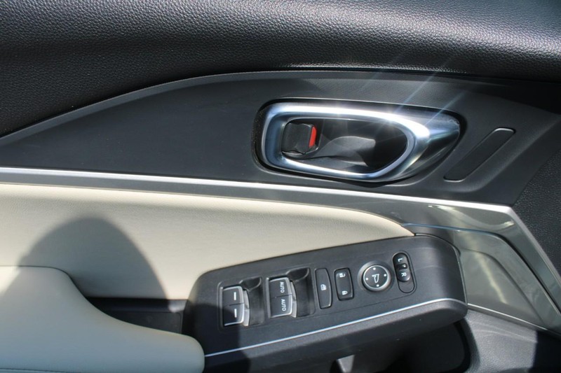 Acura Integra Vehicle Full-screen Gallery Image 14