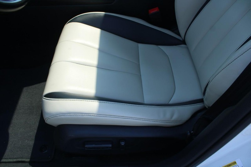 Acura Integra Vehicle Full-screen Gallery Image 15