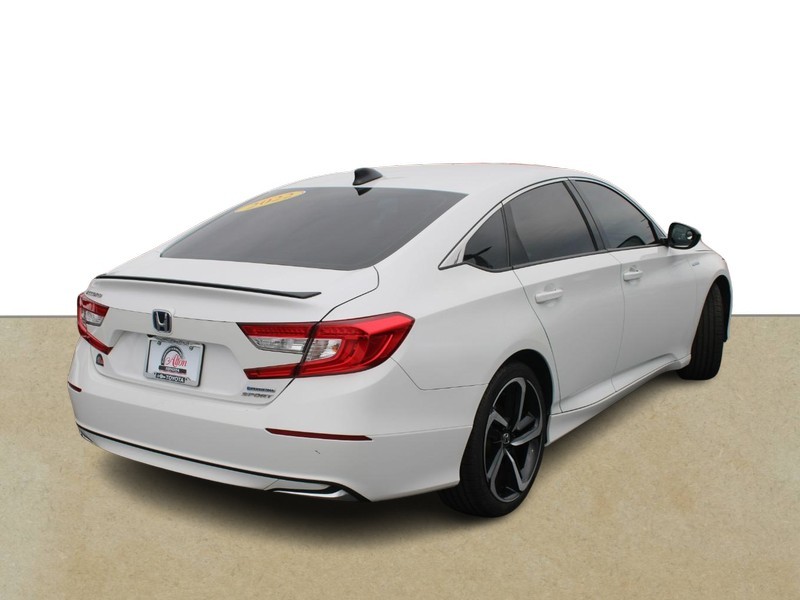 Honda Accord Hybrid Vehicle Full-screen Gallery Image 03