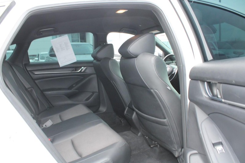Honda Accord Hybrid Vehicle Full-screen Gallery Image 09