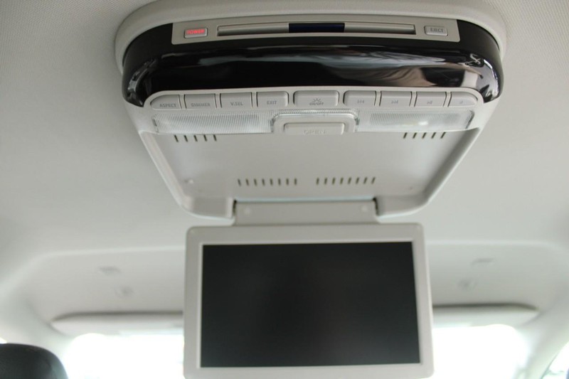 Chrysler Pacifica Vehicle Full-screen Gallery Image 10