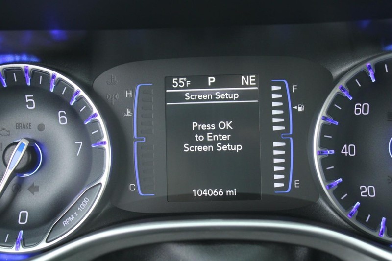 Chrysler Pacifica Vehicle Full-screen Gallery Image 19