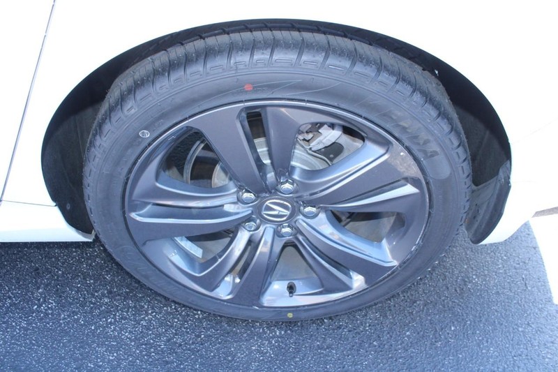 Acura TLX Vehicle Full-screen Gallery Image 07
