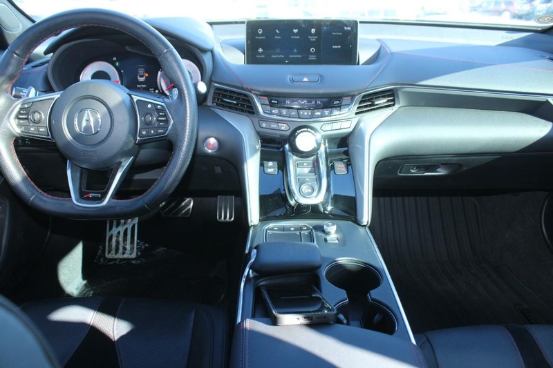 Acura TLX Vehicle Full-screen Gallery Image 11
