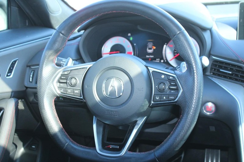 Acura TLX Vehicle Full-screen Gallery Image 12
