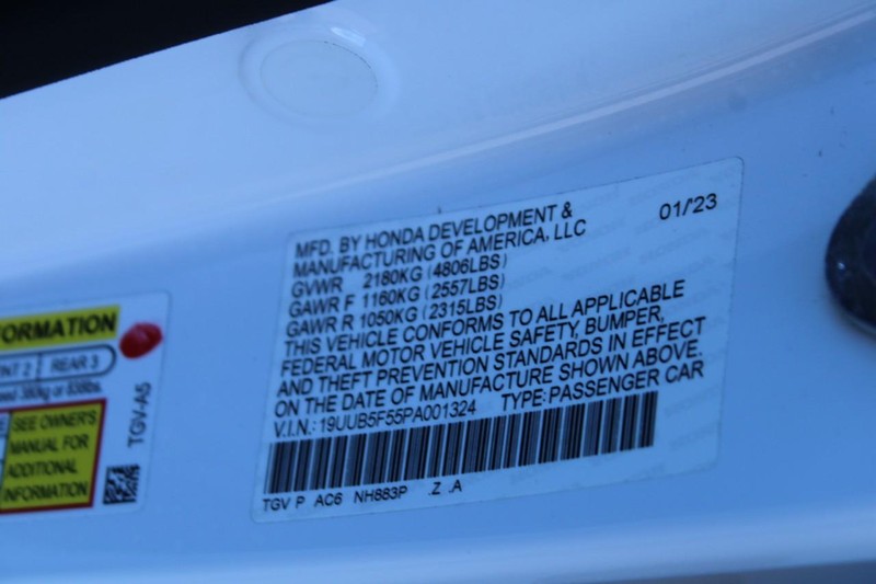Acura TLX Vehicle Full-screen Gallery Image 17