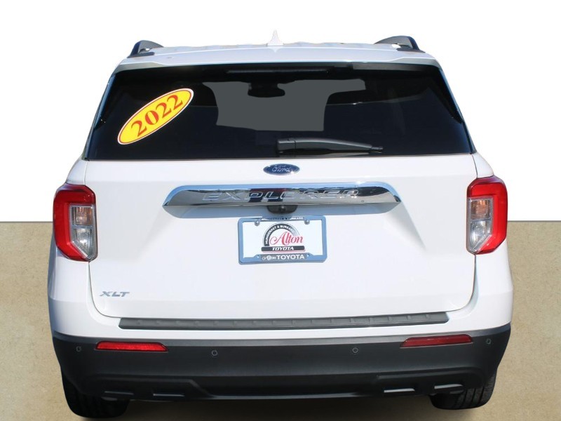 Ford Explorer Vehicle Full-screen Gallery Image 04