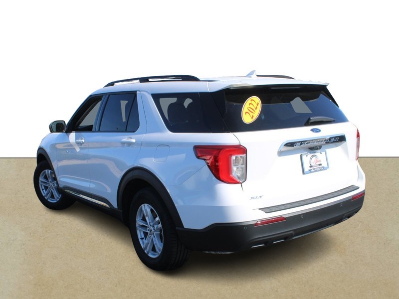 Ford Explorer Vehicle Full-screen Gallery Image 05