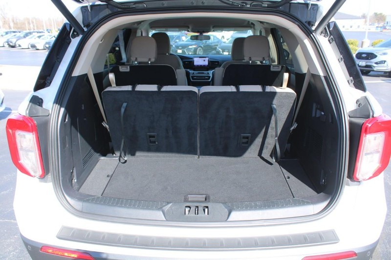 Ford Explorer Vehicle Full-screen Gallery Image 06