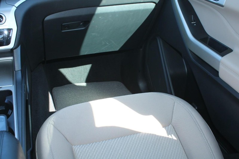 Ford Explorer Vehicle Full-screen Gallery Image 13