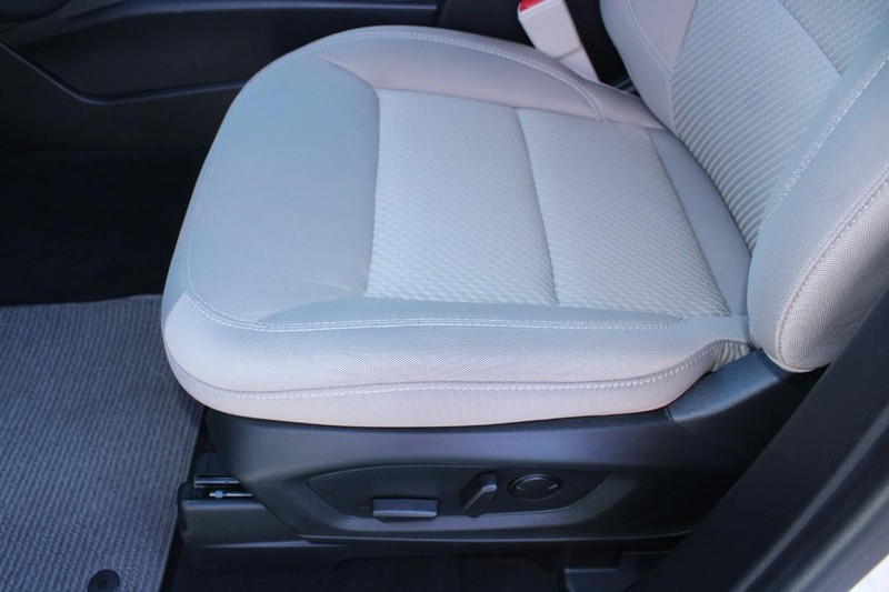 Ford Explorer Vehicle Full-screen Gallery Image 15