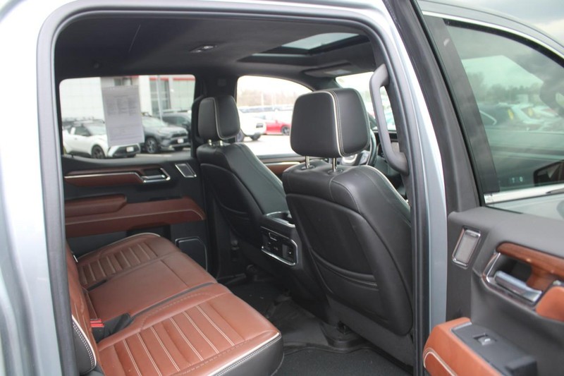 GMC Sierra 1500 Vehicle Full-screen Gallery Image 09