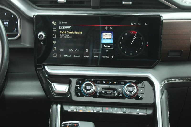 GMC Sierra 1500 Vehicle Full-screen Gallery Image 12