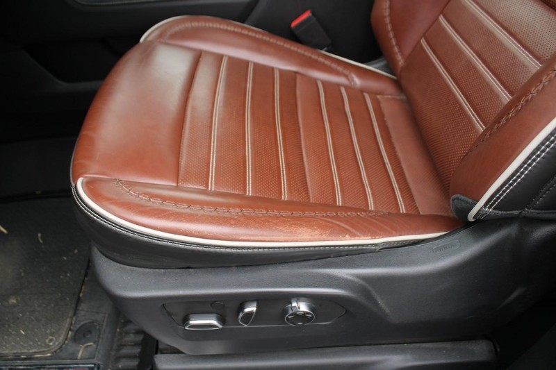 GMC Sierra 1500 Vehicle Full-screen Gallery Image 15