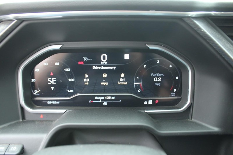 GMC Sierra 1500 Vehicle Full-screen Gallery Image 17