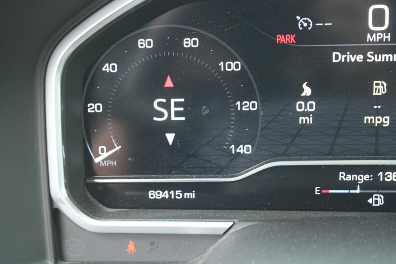 GMC Sierra 1500 Vehicle Full-screen Gallery Image 18