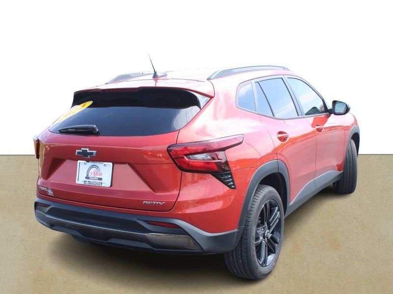 Chevrolet Trax Vehicle Full-screen Gallery Image 03