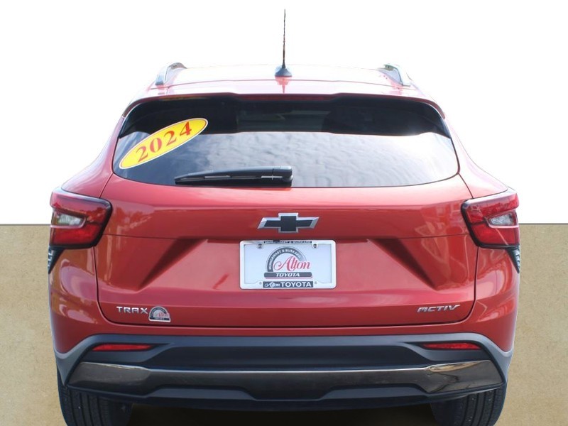 Chevrolet Trax Vehicle Full-screen Gallery Image 04