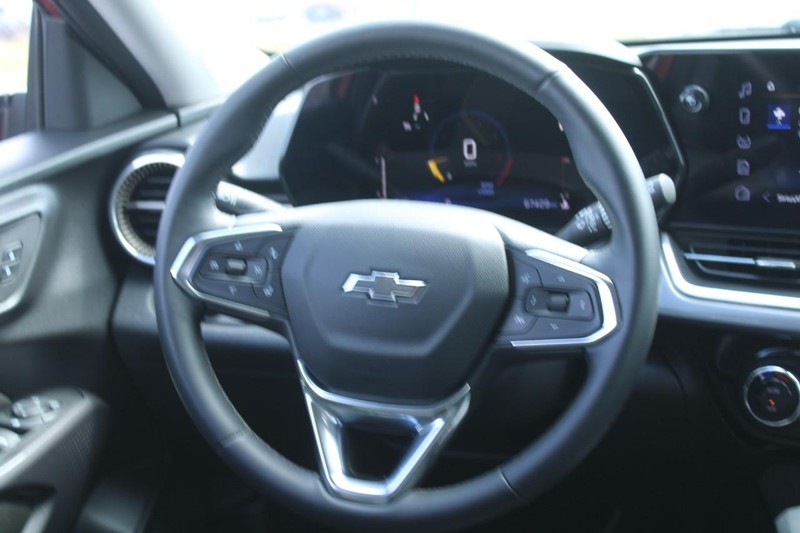 Chevrolet Trax Vehicle Full-screen Gallery Image 11