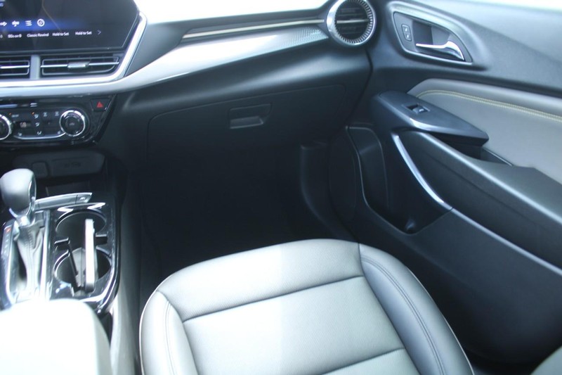 Chevrolet Trax Vehicle Full-screen Gallery Image 13