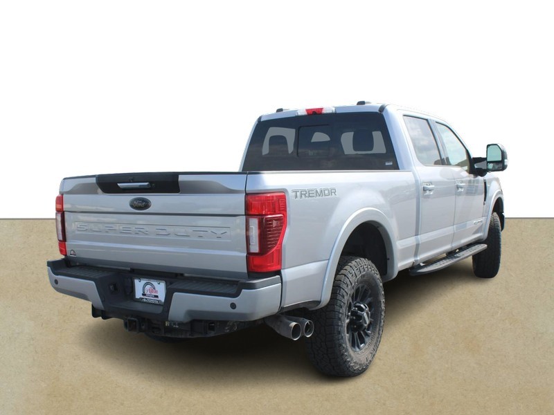 Ford Super Duty F-350 SRW Vehicle Full-screen Gallery Image 03