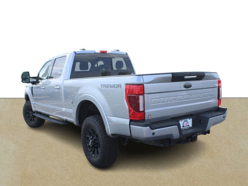 Ford Super Duty F-350 SRW Vehicle Full-screen Gallery Image 05