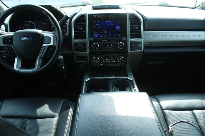 Ford Super Duty F-350 SRW Vehicle Full-screen Gallery Image 10