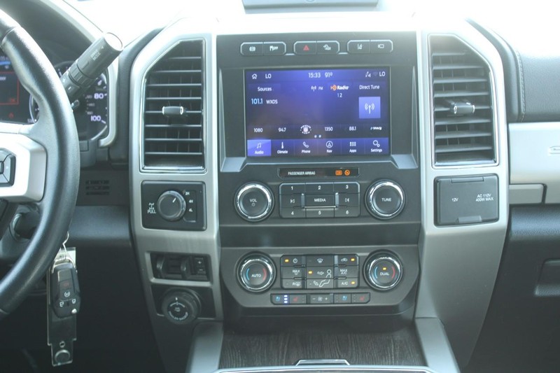 Ford Super Duty F-350 SRW Vehicle Full-screen Gallery Image 12