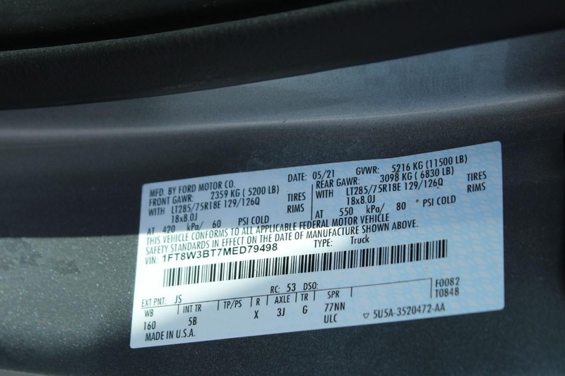 Ford Super Duty F-350 SRW Vehicle Full-screen Gallery Image 16