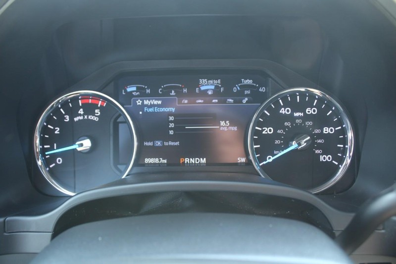 Ford Super Duty F-350 SRW Vehicle Full-screen Gallery Image 17