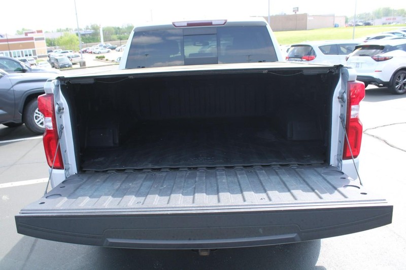 Chevrolet Silverado 1500 Vehicle Full-screen Gallery Image 06