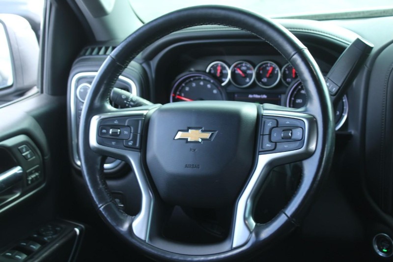 Chevrolet Silverado 1500 Vehicle Full-screen Gallery Image 11