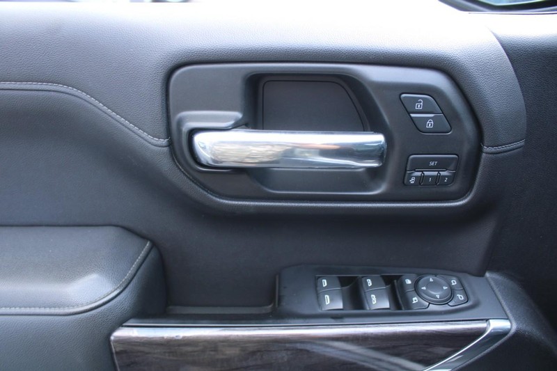 Chevrolet Silverado 1500 Vehicle Full-screen Gallery Image 14