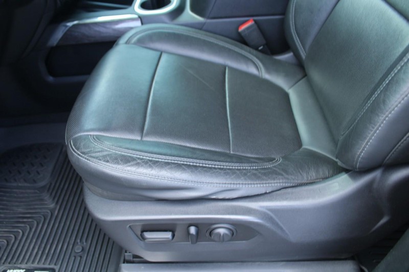 Chevrolet Silverado 1500 Vehicle Full-screen Gallery Image 15