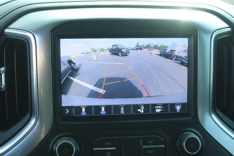 Chevrolet Silverado 1500 Vehicle Full-screen Gallery Image 19