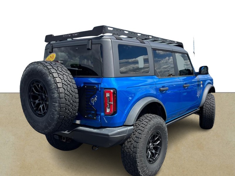 Ford Bronco Vehicle Full-screen Gallery Image 03