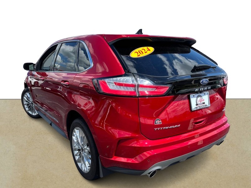 Ford Edge Vehicle Full-screen Gallery Image 05