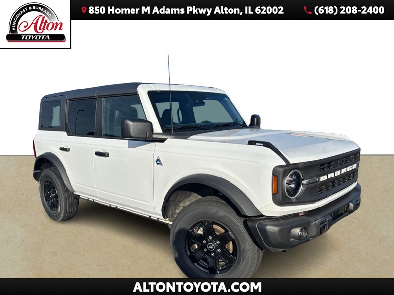 Ford Bronco Vehicle Full-screen Gallery Image 01